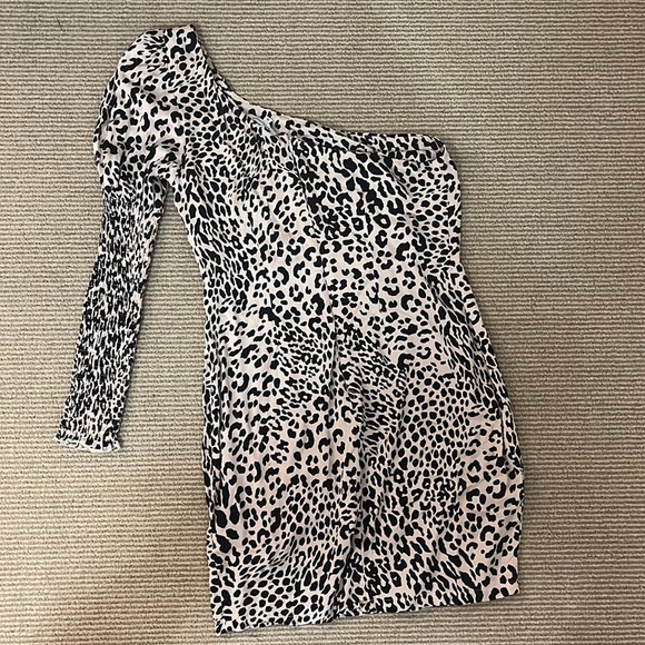 Olivaceous one sleeve cocktail dress - Picture 2 of 3